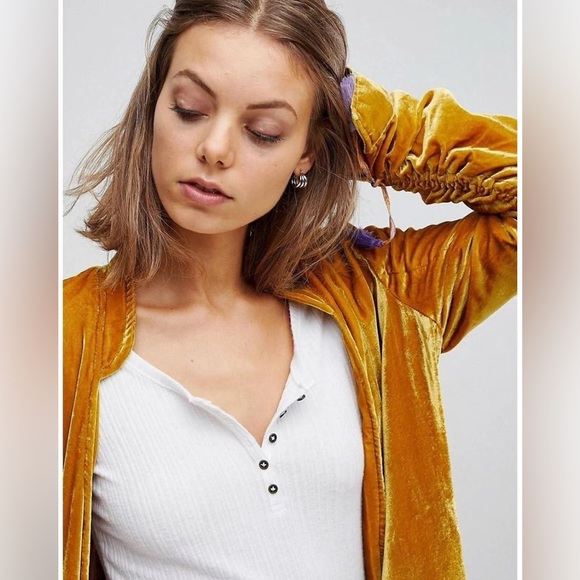 *Flaw* Free People Dahlia Velvet Gold Yellow Duster Coat Robe Jacket - Picture 3 of 11